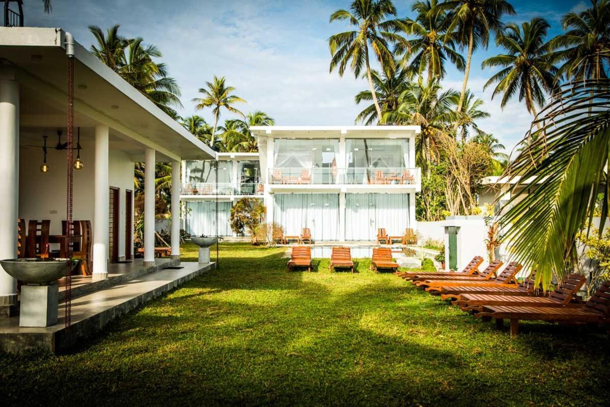 Infinity Of Sri Lanka Hotel Paiyagala Exterior photo