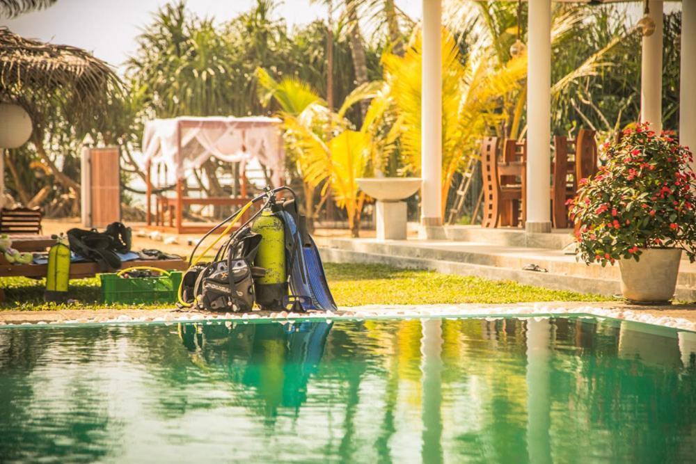 Infinity Of Sri Lanka Hotel Paiyagala Exterior photo